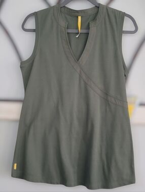 Lolë Candid Olive Sleeveless Top, Sz L